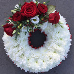 Load image into Gallery viewer, Wreath | Traditional
